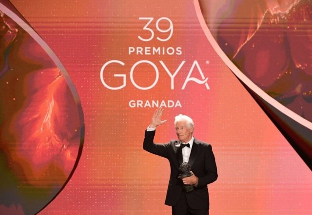 Richard Gere calls Trump a 'bully' at Spain's top film awards Richard Gere calls Trump a 'bully' at Spain's top film awards