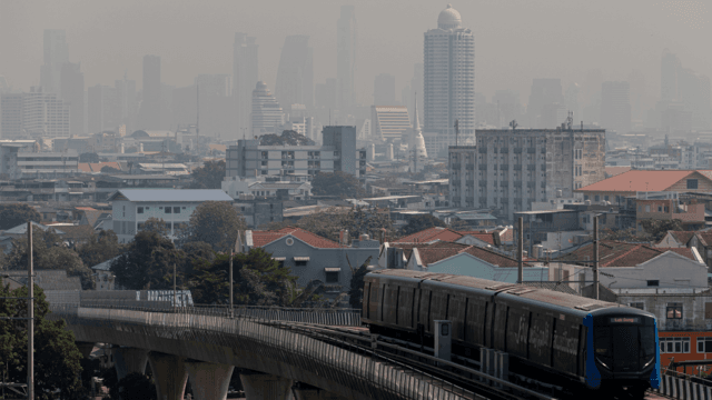 Whole of Bangkok shrouded in Orange-level PM2.5 dust today Whole of Bangkok shrouded in Orange-level PM2.5 dust today