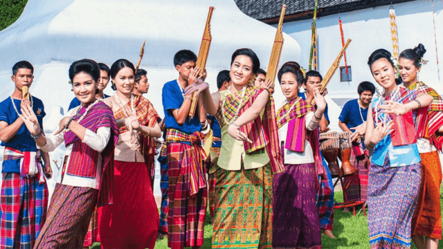 Bangkok rewrites Songkran in its parks Bangkok rewrites Songkran in its parks