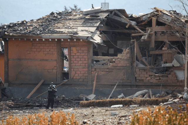 Four Thais injured as South Korean fighter jets accidentally bomb civilian area Four Thais injured as South Korean fighter jets accidentally bomb civilian area