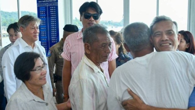 Freed Thai fishermen reunite with families after Myanmar's pardon Freed Thai fishermen reunite with families after Myanmar's pardon