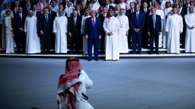 Warplanes and chandeliers: Trump's glamourous welcome in Riyadh Warplanes and chandeliers: Trump's glamourous welcome in Riyadh