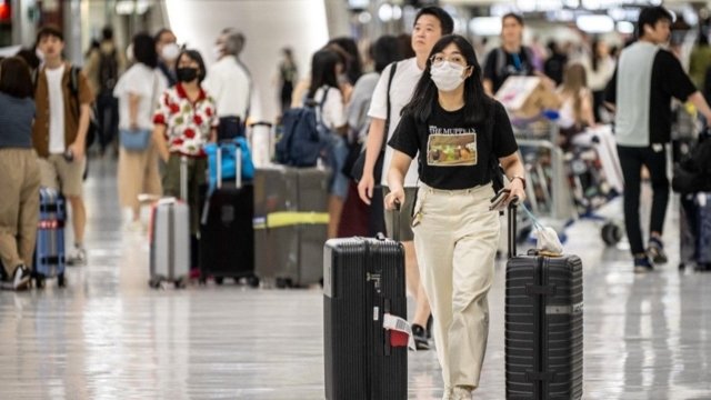 Thai father and daughter detained at Narita over dispute with airline staff Thai father and daughter detained at Narita over dispute with airline staff