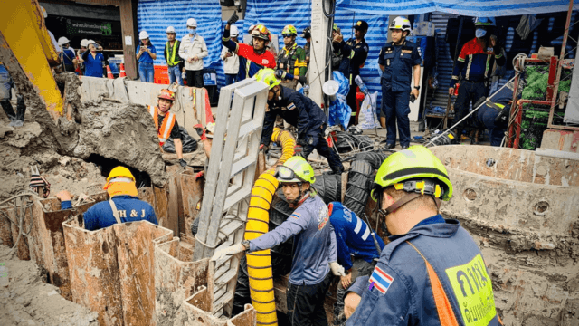 Worker who fell into Bangkok sinkhole believed dead Worker who fell into Bangkok sinkhole believed dead