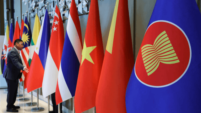 ASEAN bloc seeks dialogue with US on tariffs but won't retaliate ASEAN bloc seeks dialogue with US on tariffs but won't retaliate