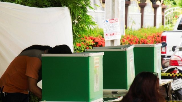 Most Thais have lost hope in political parties - NIDA Poll Most Thais have lost hope in political parties - NIDA Poll