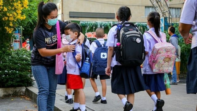 Heavy bags take a toll on kids’ health Heavy bags take a toll on kids’ health