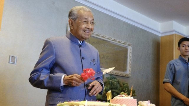 Malaysia's Mahathir Mohamad discharged from hospital Malaysia's Mahathir Mohamad discharged from hospital