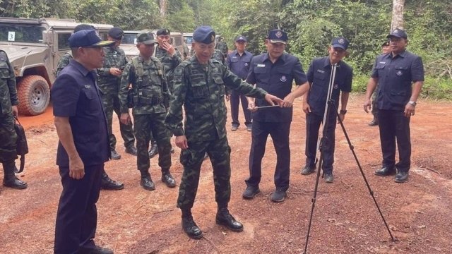 Cambodia should withdraw its troops in sign of sincerity - Gen Manas Cambodia should withdraw its troops in sign of sincerity - Gen Manas