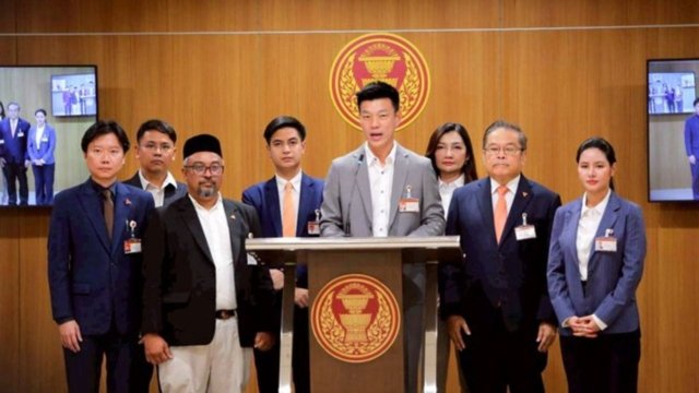 People’s party submits constitutional amendments draft bill to the House People’s party submits constitutional amendments draft bill to the House