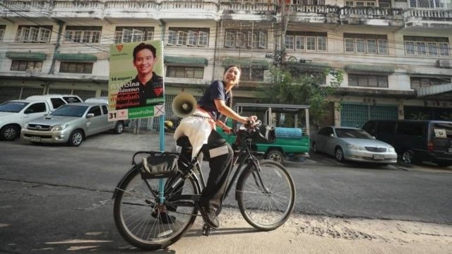 Ex-senator seeks probe into Rukchanok's campaign bicycle Ex-senator seeks probe into Rukchanok's campaign bicycle