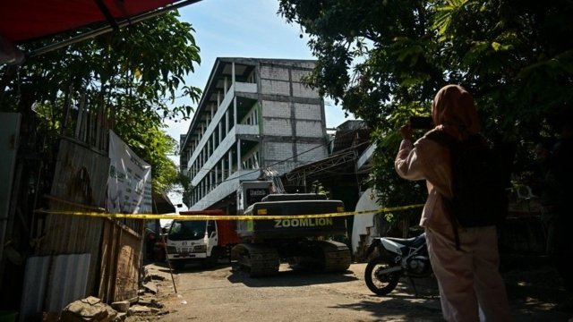 Indonesia school collapse toll hits 67 as search ends Indonesia school collapse toll hits 67 as search ends