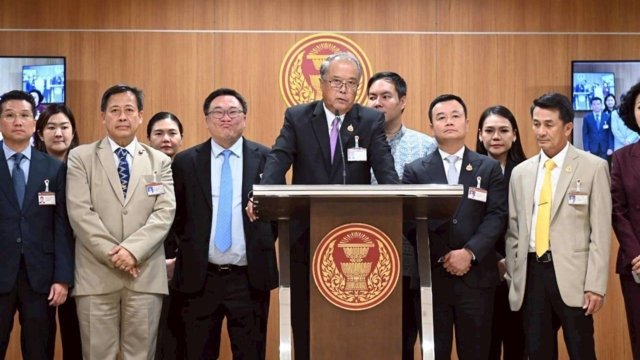 Parliament votes in favour of People's party’s charter amendments bill Parliament votes in favour of People's party’s charter amendments bill