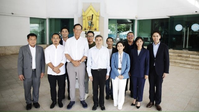 Abhisit announces return to lead Democrat party Abhisit announces return to lead Democrat party