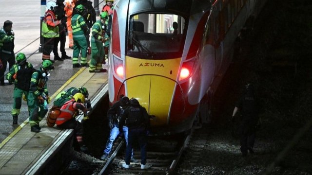 UK police arrest two after 'multiple people' stabbed on train UK police arrest two after 'multiple people' stabbed on train
