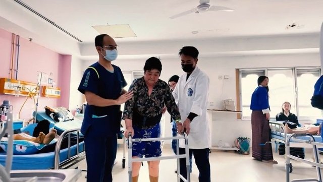 Siriraj Hospital extends 'Love for Humanity' to Sri Lanka with free knee surgeries Siriraj Hospital extends 'Love for Humanity' to Sri Lanka with free knee surgeries
