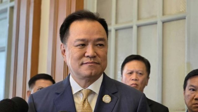 Thai PM calls emergency meeting with military top brass over border flare-up Thai PM calls emergency meeting with military top brass over border flare-up