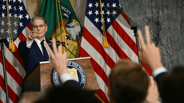 US vows 'economic asphyxiation' of Iran with new sanctions US vows 'economic asphyxiation' of Iran with new sanctions