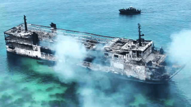 Philippine ferry fire kills 5, dozens missing Philippine ferry fire kills 5, dozens missing