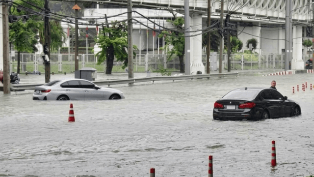 Civil servants urged to work from home this Monday and Tuesday due to floods Civil servants urged to work from home this Monday and Tuesday due to floods
