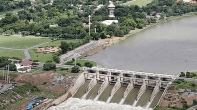 Irrigation department increases discharge rate through Pasak Chonlasit Dam Irrigation department increases discharge rate through Pasak Chonlasit Dam