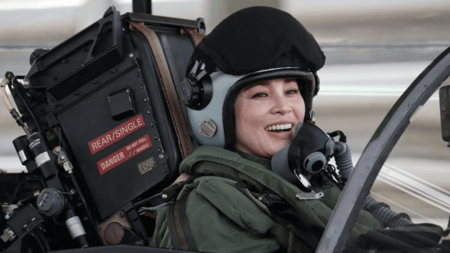 Queen Suthida completes first solo flight in Gripen fighter jet Queen Suthida completes first solo flight in Gripen fighter jet