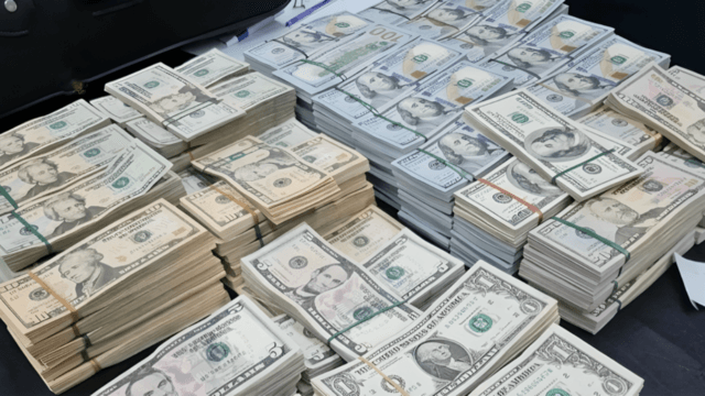 Two foreigners detained at Suvarnabhumi with Bt56m in US currency Two foreigners detained at Suvarnabhumi with Bt56m in US currency