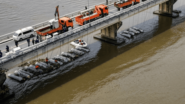 40 water pushers deployed to accelerate Bang Pakong discharge 40 water pushers deployed to accelerate Bang Pakong discharge