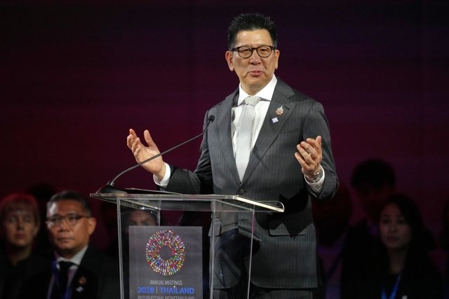 ‘Small AI’ vital for jobs, bridging digital divide, claim global leaders ‘Small AI’ vital for jobs, bridging digital divide, claim global leaders