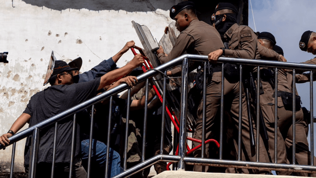 Anti-IMF network demands answers after protesters injured Anti-IMF network demands answers after protesters injured