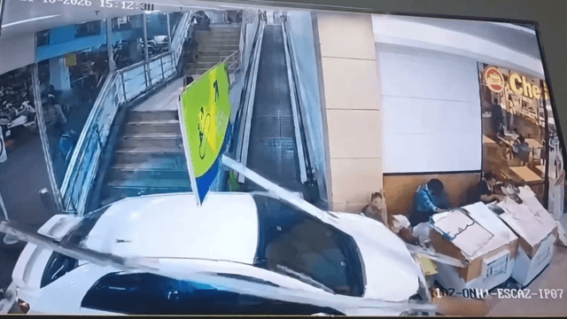 Six injured after car smashes into On Nut shopping mall Six injured after car smashes into On Nut shopping mall