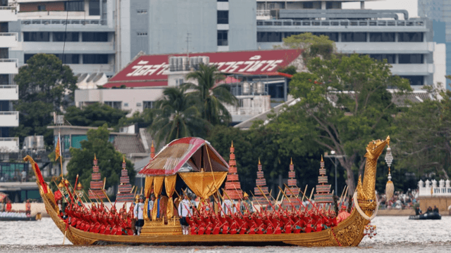 Royal barge procession holds first full-dress rehearsal Royal barge procession holds first full-dress rehearsal