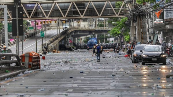 Rubber bullets fired at protesters in Bangkok after teargas fails to break up the protests