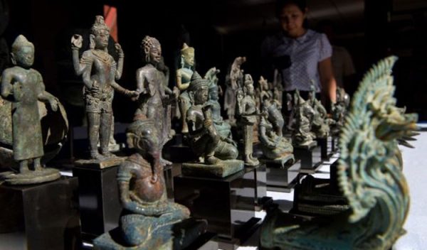 New York returns 30 pillaged relics to Cambodia, Indonesia